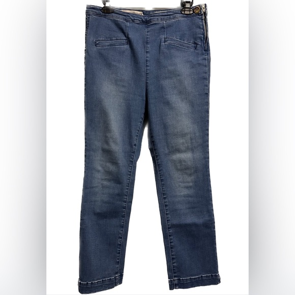 Pilcro and the Letterpress capris from Anthropologie - Picture 2 of 4